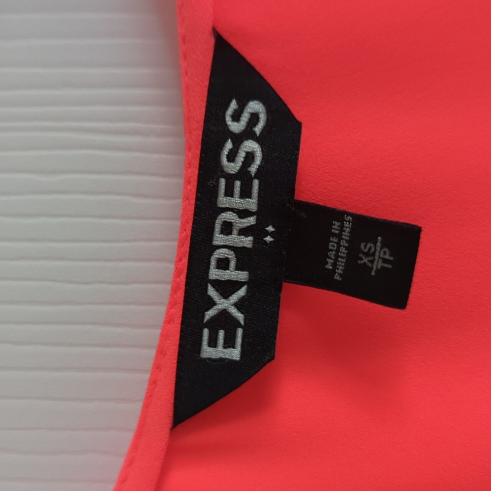 Express Sleeveless Top - Picture 2 of 9